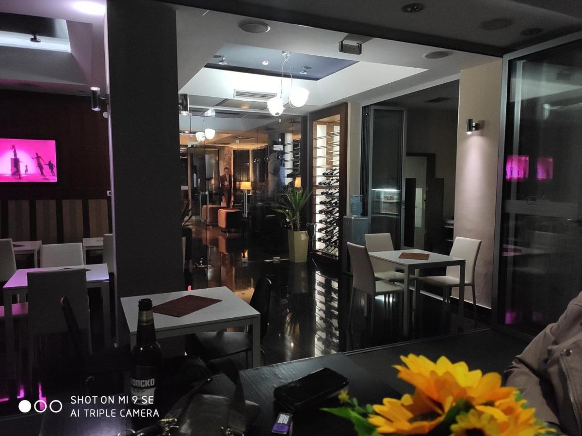 Hotel Dolce International Skopje Esterno foto