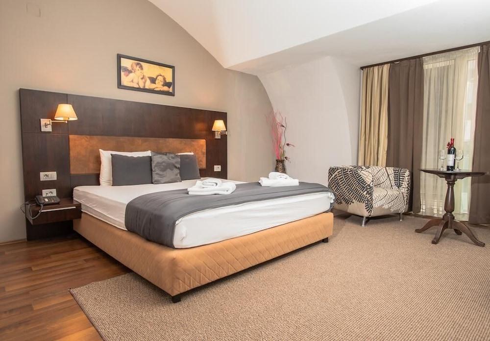 Hotel Dolce International Skopje Esterno foto