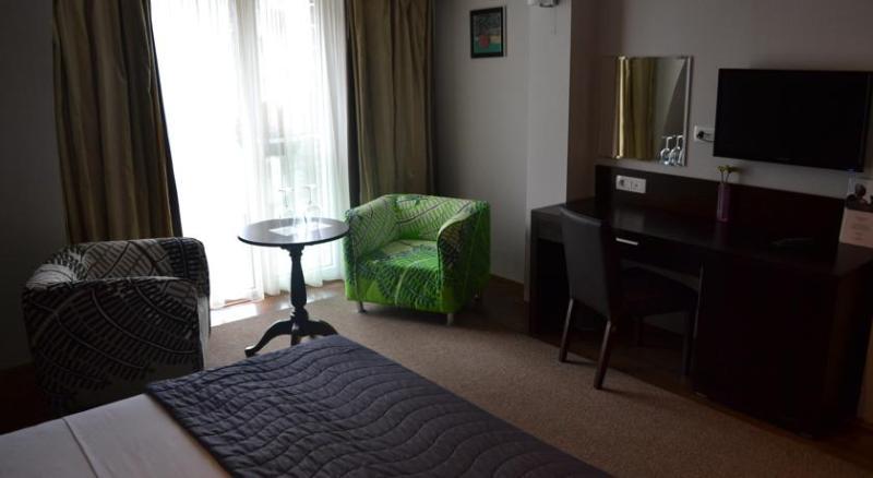 Hotel Dolce International Skopje Esterno foto
