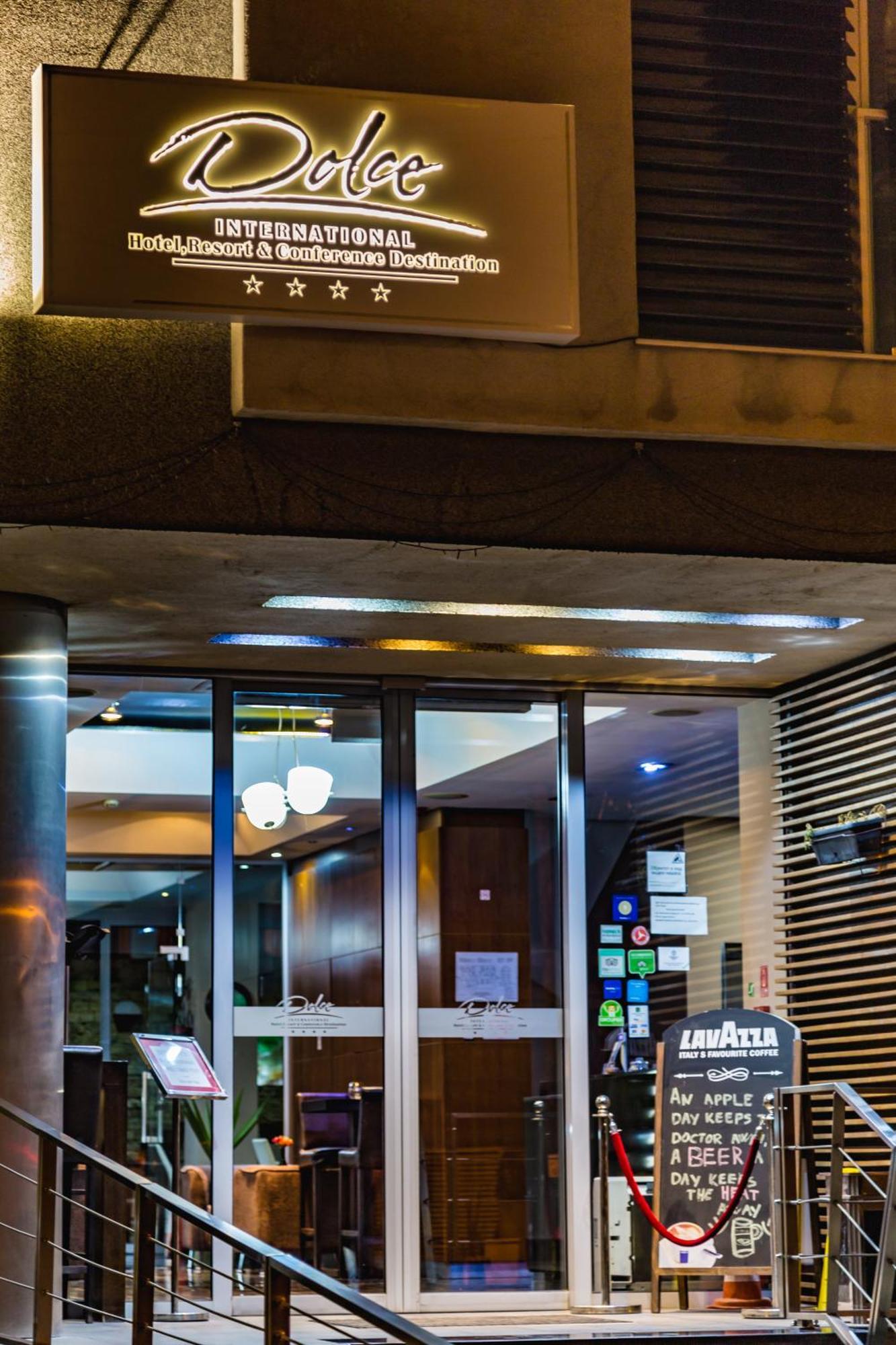 Hotel Dolce International Skopje Esterno foto