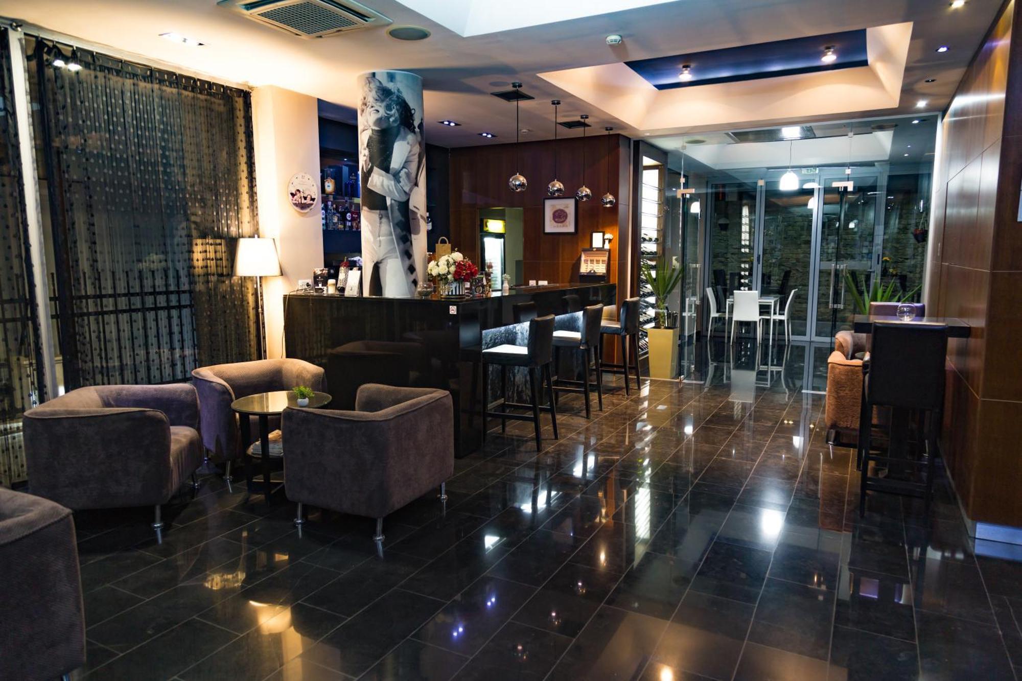 Hotel Dolce International Skopje Esterno foto
