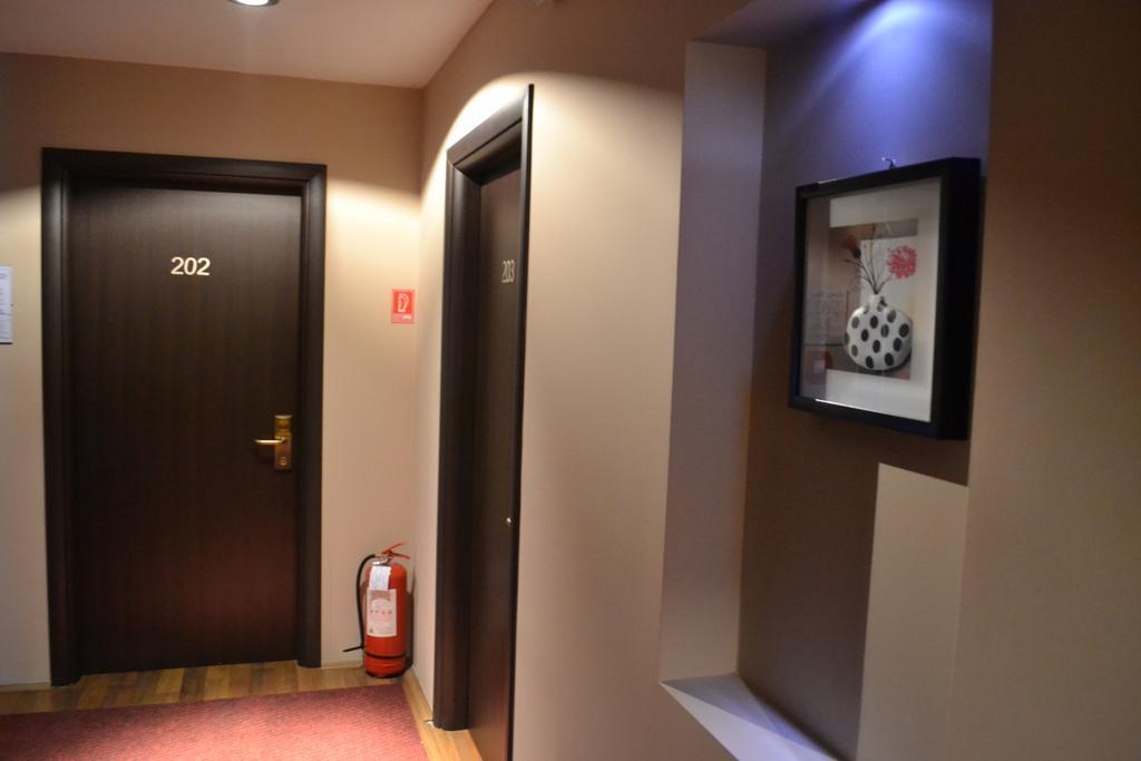 Hotel Dolce International Skopje Esterno foto