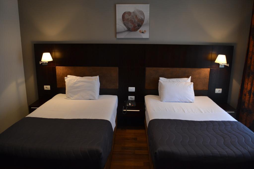 Hotel Dolce International Skopje Esterno foto