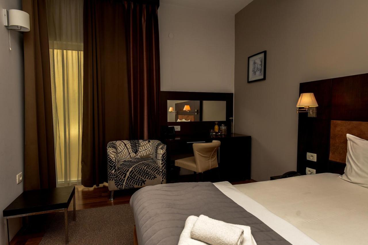 Hotel Dolce International Skopje Esterno foto